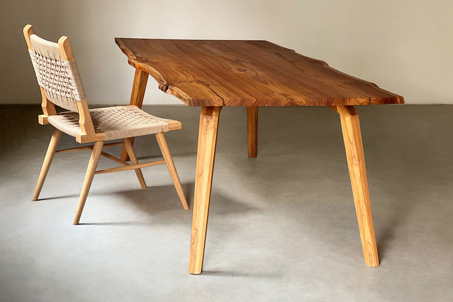 Mantis Dining Table - Uttarakhand Teak