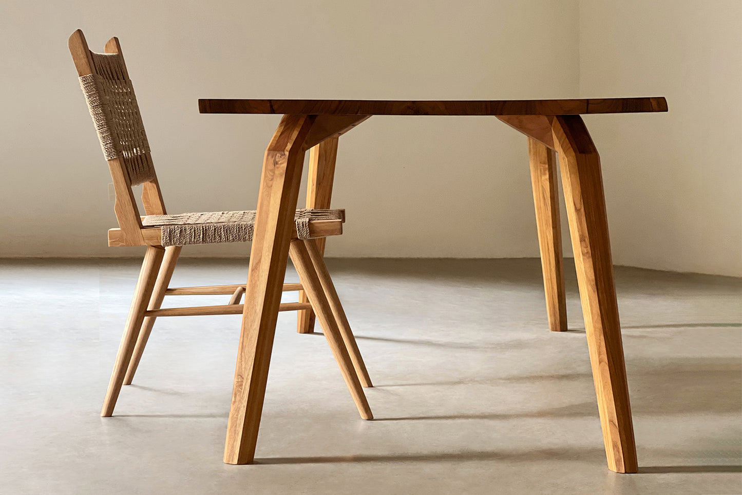 Mantis Dining Table - Teak