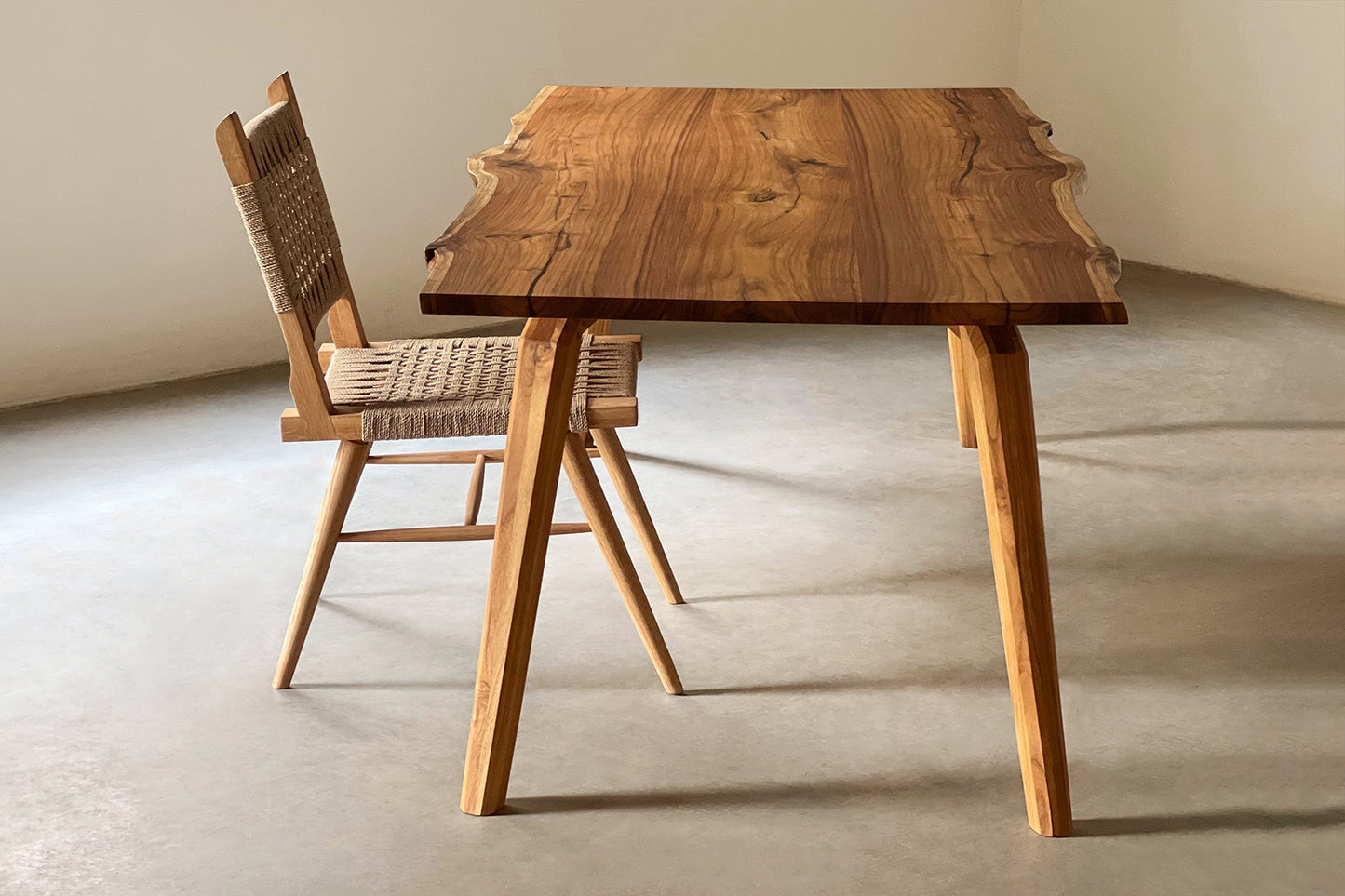 Mantis Dining Table - Teak