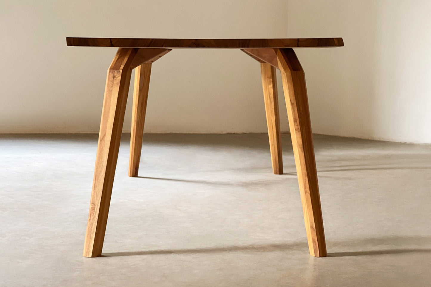 Mantis Dining Table - Teak