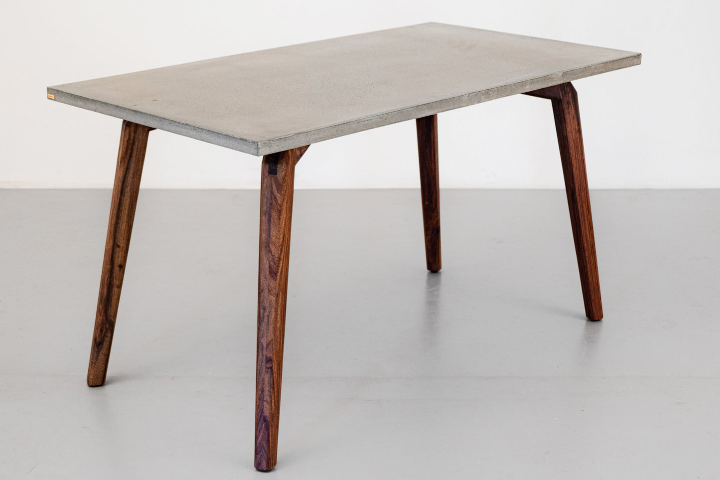 Mantis Dining Table Concrete - Rosewood
