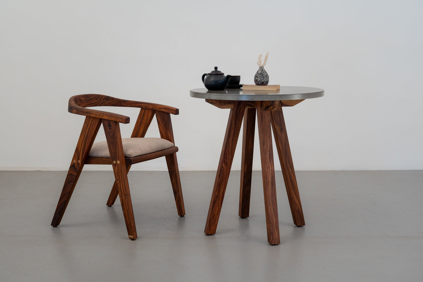Luna Dining Table Concrete - Rosewood