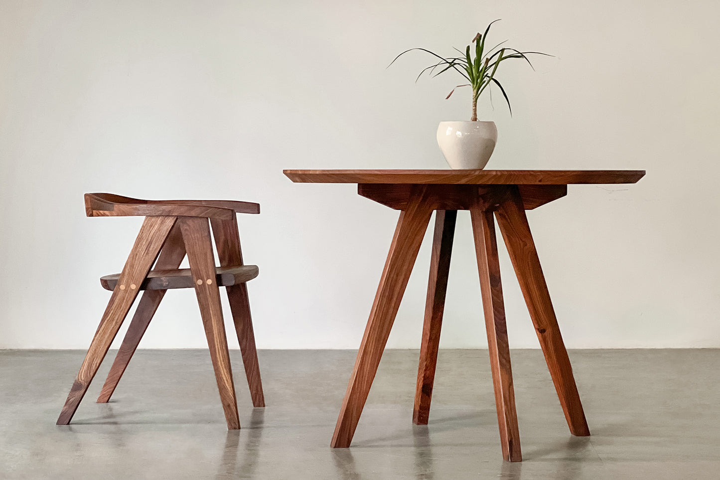 Luna Dining Table - Rosewood