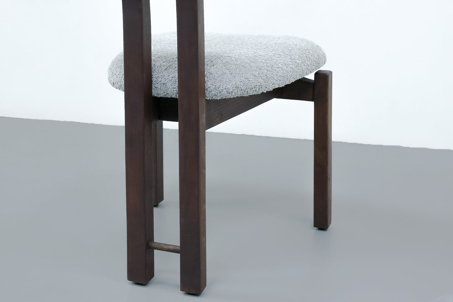Nivasa Chair