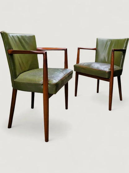 Nivasa Chair
