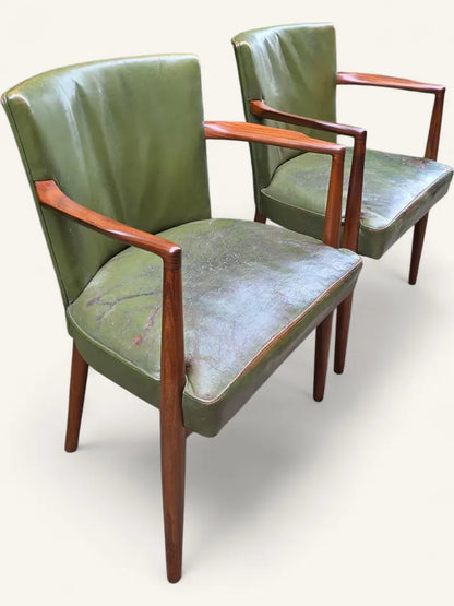 Nivasa Chair